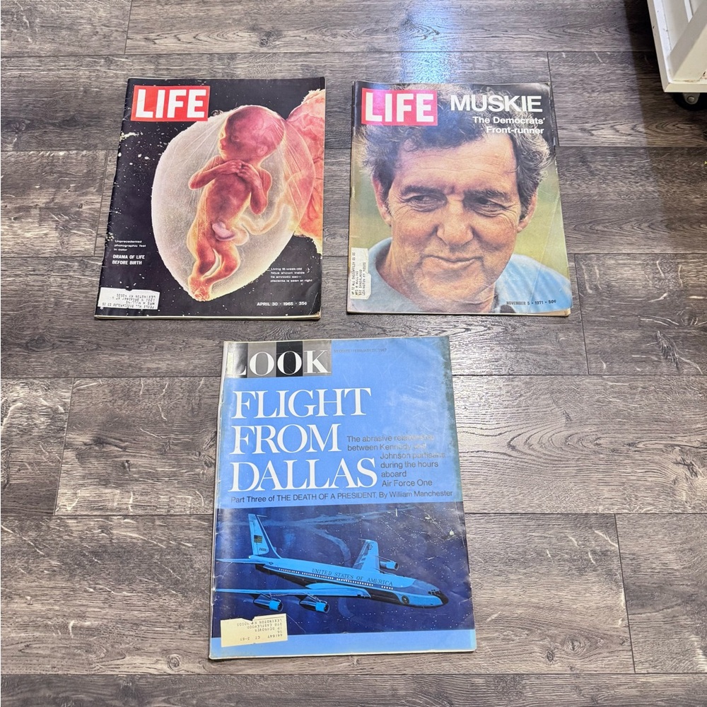 Lot of 3 Vintage‎ Magazines
